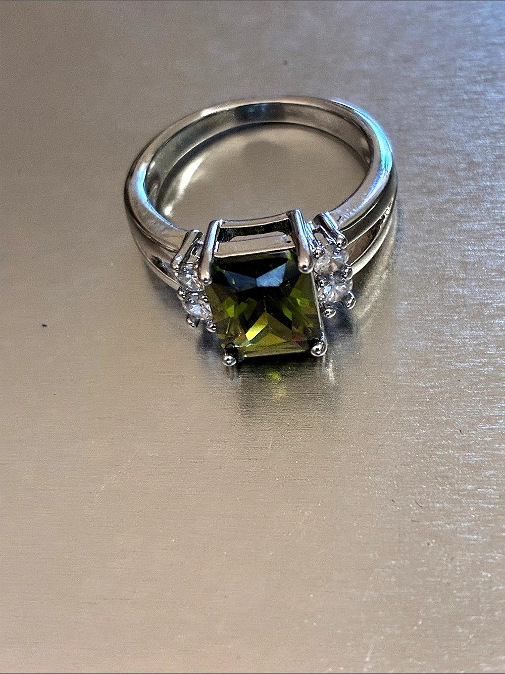 Green Gemstone Silver-Tone Ring